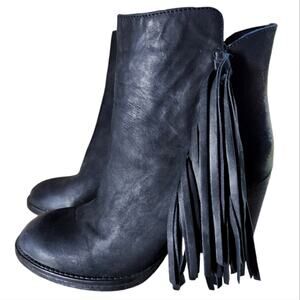 Steve Madden Woodstock Boots black fringe size 7